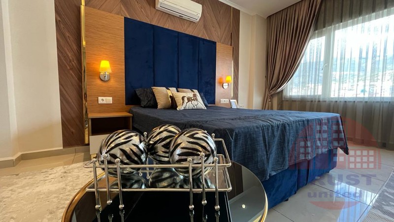 Stunning penthouse with sea view 4+1 in Crystal Towers, Cikcilli Alanya