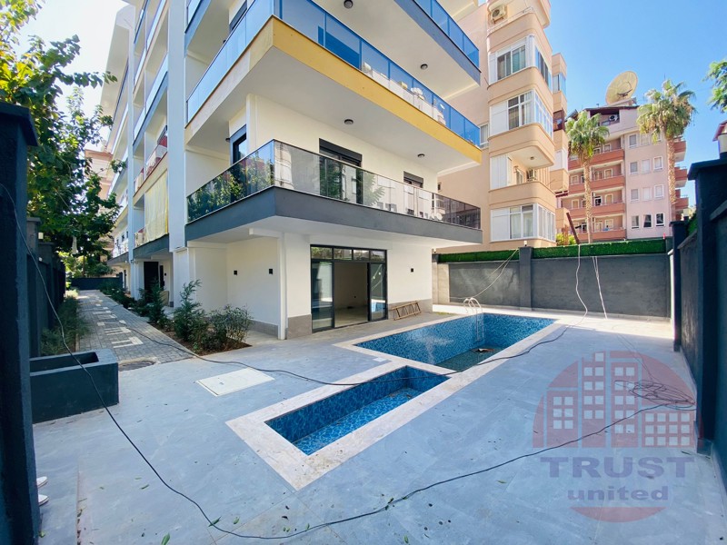 Spacious 3+1 apartment in Alanya city center - just 50m from the sea