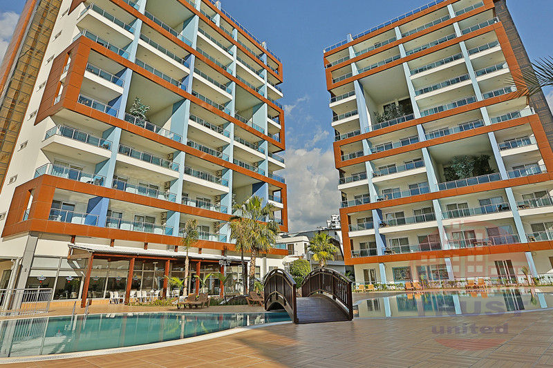 Stunning penthouse with sea view 4+1 in Crystal Towers, Cikcilli Alanya