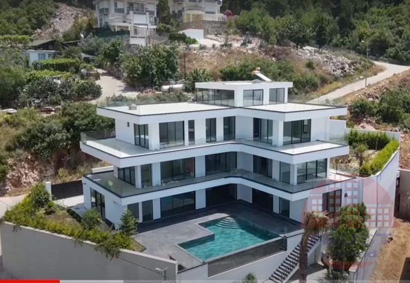 Exclusive 5+3 luxury villa for Sale in Bektaş district near the center of Alanya