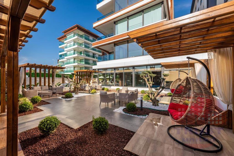 Exclusive seafront penthouse at modern residence in Kestel, Alanya