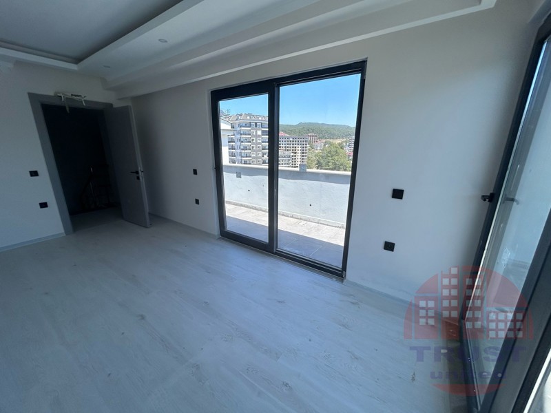 Stunning penthouse with forest and sea views in Avsallar