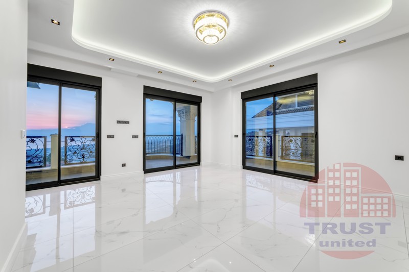 Luxurious private 6+1 villa in Kargicak appropriate for Turkish citizenship by investment
