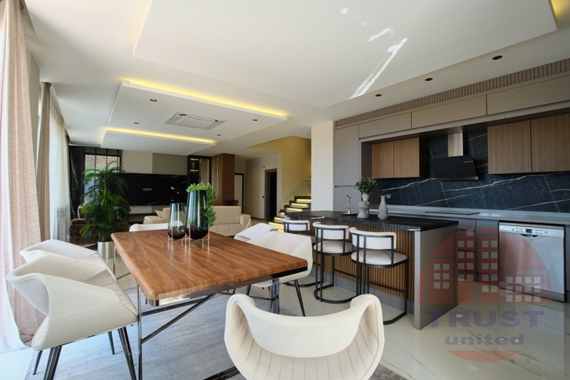 Exclusive baroque-style villas in Kargicak, Alanya
