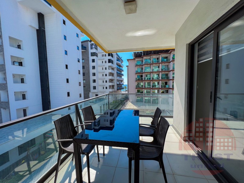 Luxury residential complex in a few meters from the beach in Oba, Alanya