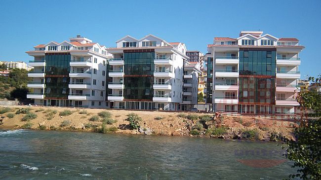 Spacious 2+1 furnished apartment with river view in Kestel, Alanya