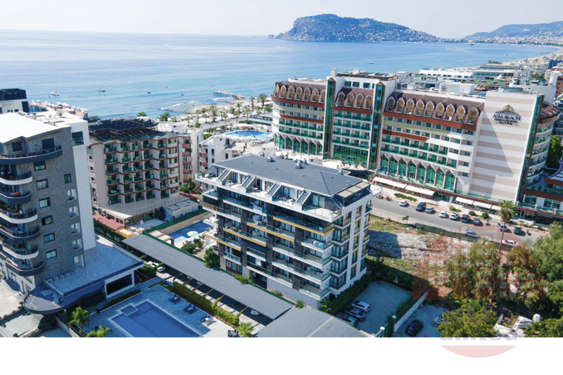 Luxury residential complex in a few meters from the beach in Oba, Alanya