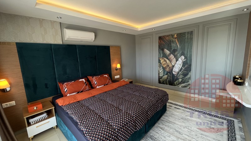 Stunning penthouse with sea view 4+1 in Crystal Towers, Cikcilli Alanya