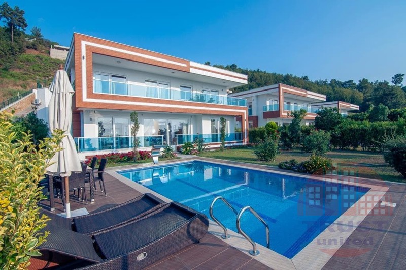 Villa for sale in Kargicak with memorable panoramic views to the sea and mountains