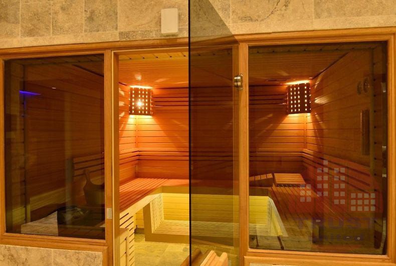 Luxury residential complex in a few meters from the beach in Oba, Alanya