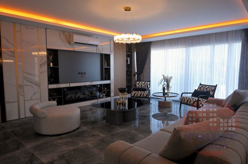 Magnificent 5+2 villa for Turkish citizenship in Kızılcaşehir's elite and green district of Alanya