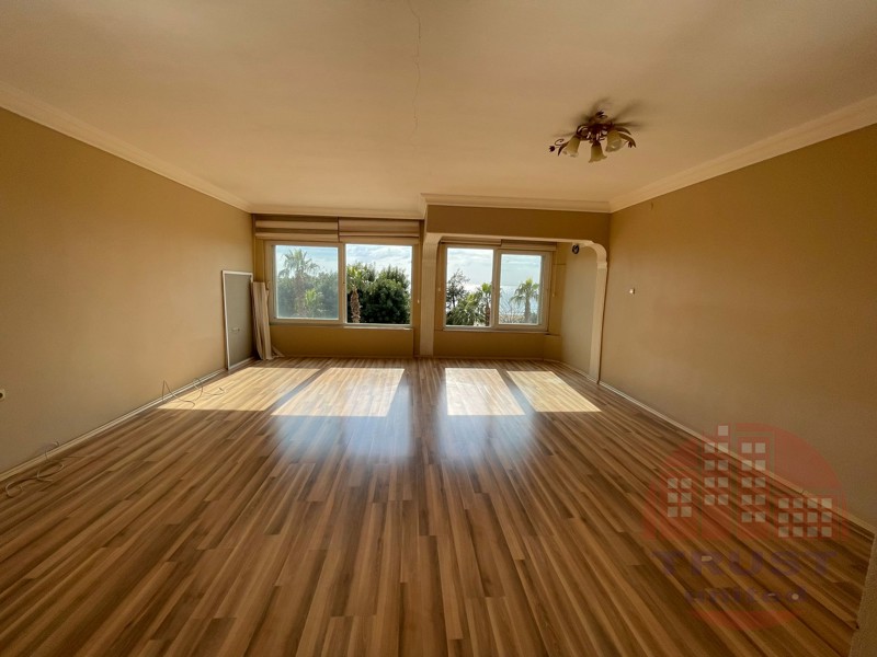 Prime seafront 3+1 apartment in historic Alanya center