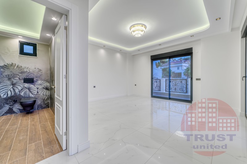 Luxurious private 6+1 villa in Kargicak appropriate for Turkish citizenship by investment