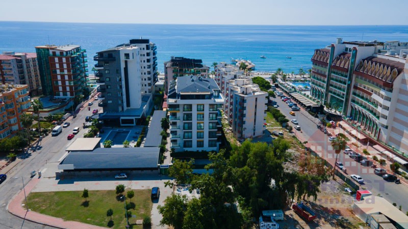 Luxury residential complex in a few meters from the beach in Oba, Alanya