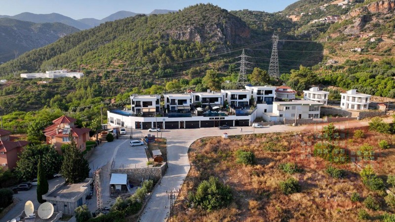 Magnificent 5+2 villa for Turkish citizenship in Kızılcaşehir's elite and green district of Alanya