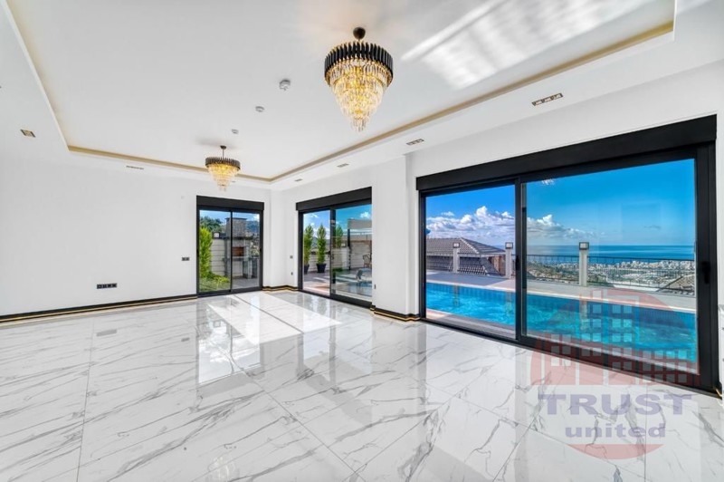 Magnificent 4+1 villa in Kargicak - exclusive investment opportunity with Citizenship eligibility