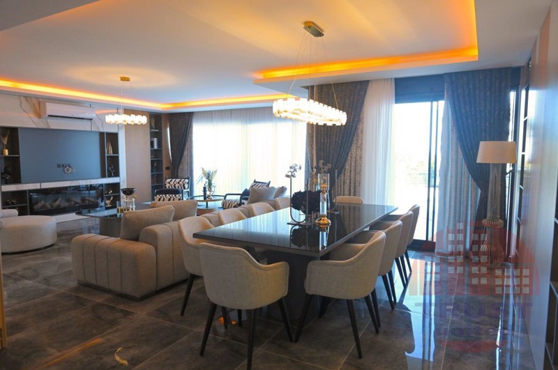 Magnificent 5+2 villa for Turkish citizenship in Kızılcaşehir's elite and green district of Alanya