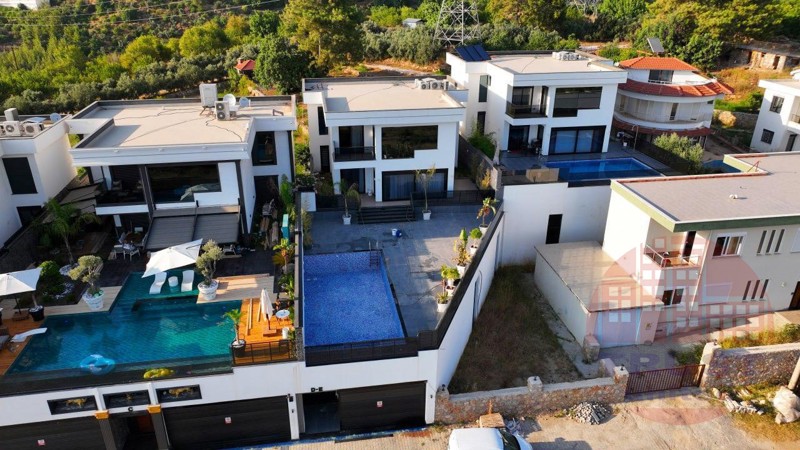 Magnificent 5+2 villa for Turkish citizenship in Kızılcaşehir's elite and green district of Alanya
