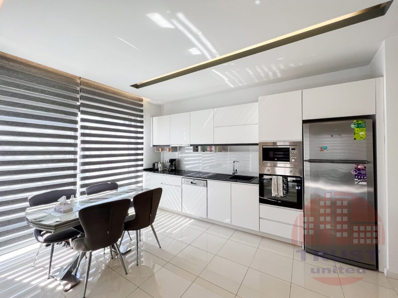 Luxury residential complex in a few meters from the beach in Oba, Alanya