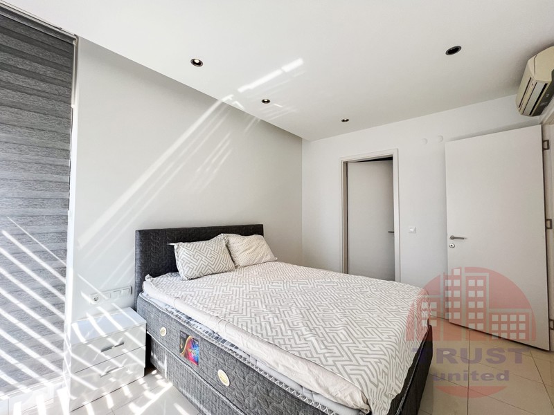 Luxury residential complex in a few meters from the beach in Oba, Alanya
