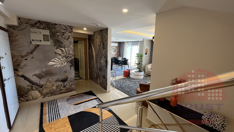 Stunning penthouse with sea view 4+1 in Crystal Towers, Cikcilli Alanya