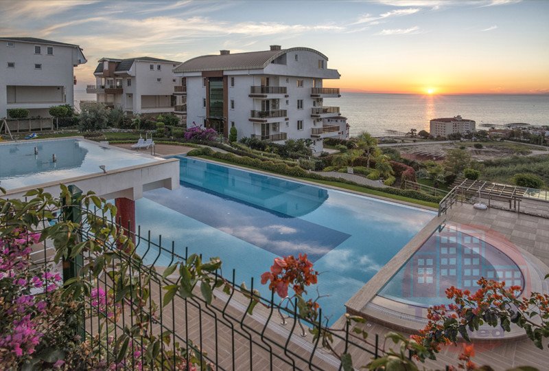 Spectacular 3+1 sea view penthouse in premium Konakli resort complex