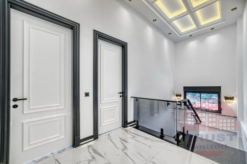 Magnificent 4+1 villa in Kargicak - exclusive investment opportunity with Citizenship eligibility