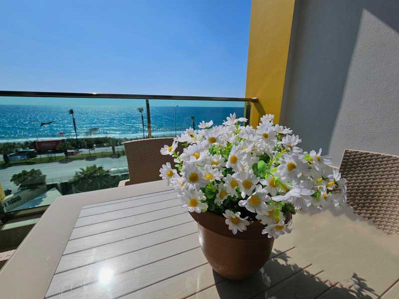 Apartment with big terrace in Oba