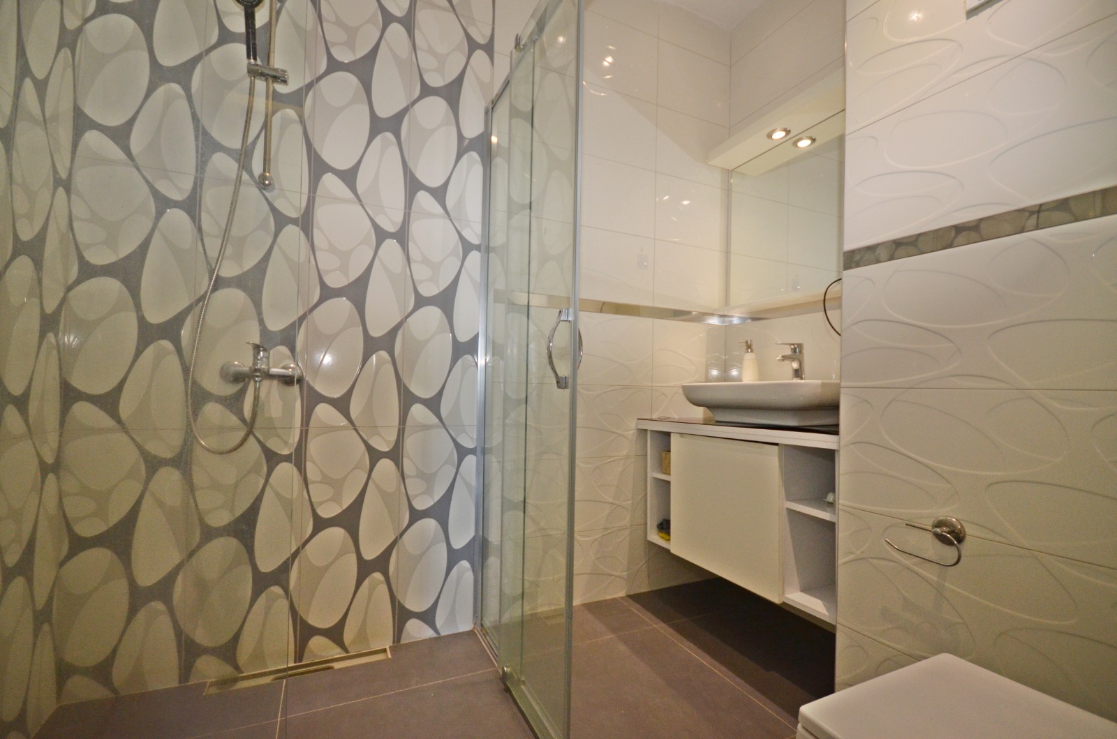 ÇIPLAKLI – KALEŞEHİR 3 RESIDENCE | NENAMJEŠTEN STAN 3+1 SA ODVOJENOM KUHINJOM