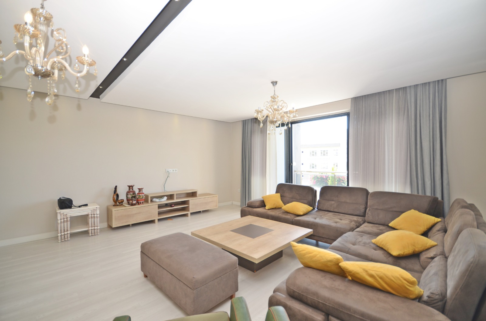 ÇIPLAKLI – KALEŞEHİR 3 RESIDENCE | NENAMJEŠTEN STAN 3+1 SA ODVOJENOM KUHINJOM